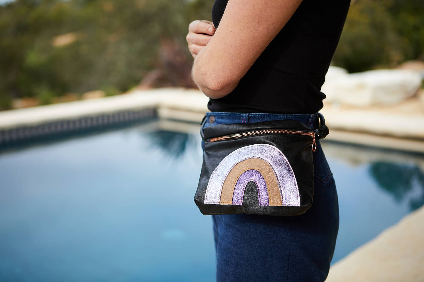 Field Fannypack Gold Eye Rainbow